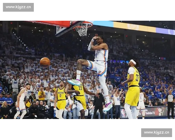 力劈华山！史密斯隔人补扣领衔总决赛十佳球