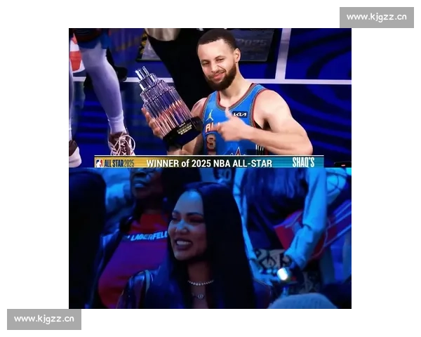 库里携妻观赛美网决赛 表情包抢镜阿耶莎妆容吸睛